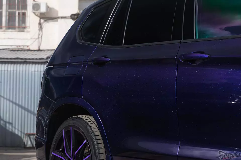 BMW X3. Полный окрас кузова в сине-фиолетовый перламутр.